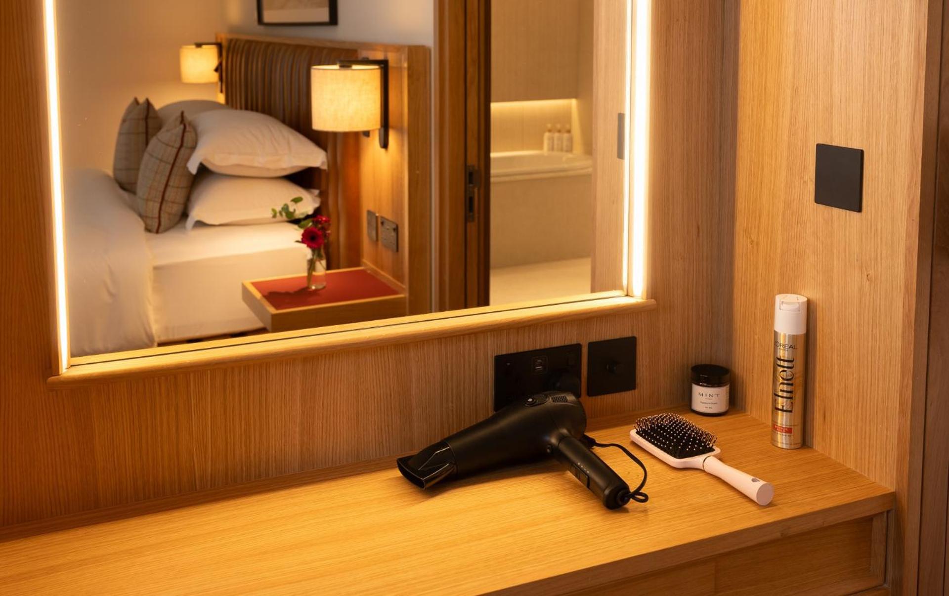 Kilkenny Pembroke Hotel Екстериор снимка